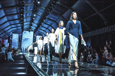 2018年首届豫发·郑州国际时装周走秀现场