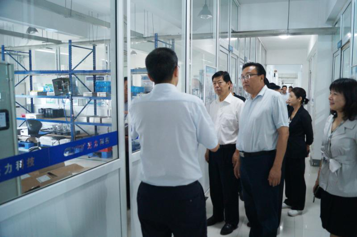 河南省金融局局长冯先志调研光力科技