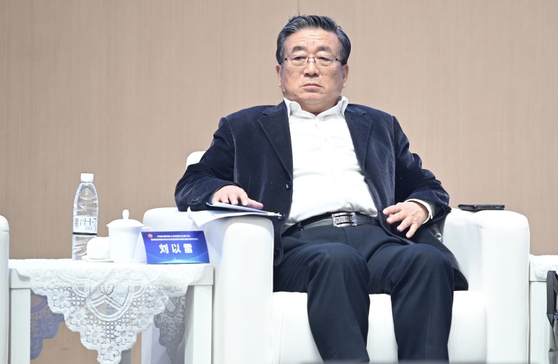 刘以雷：郑州航空港区要发挥优势补齐短板，推动“新十年”再上新台阶